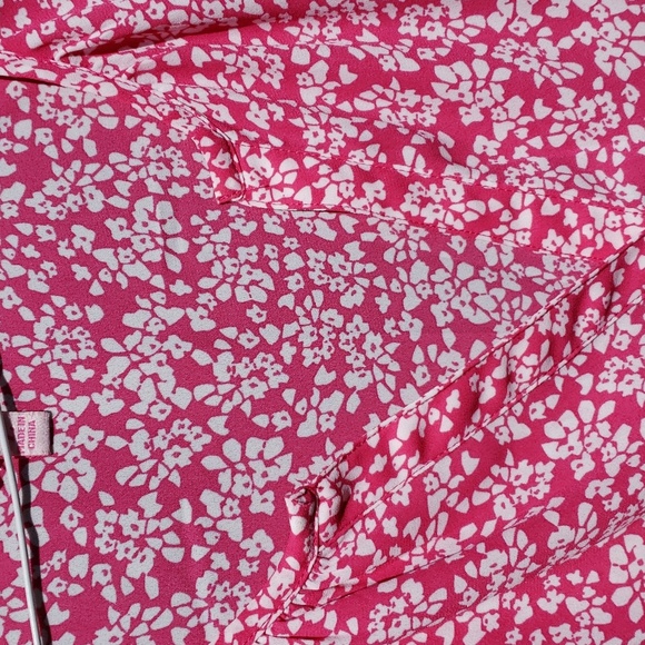 CANDIES HOT PINK Roses Print sleeveless Top SZ L Oversize NWOT - Picture 6 of 7